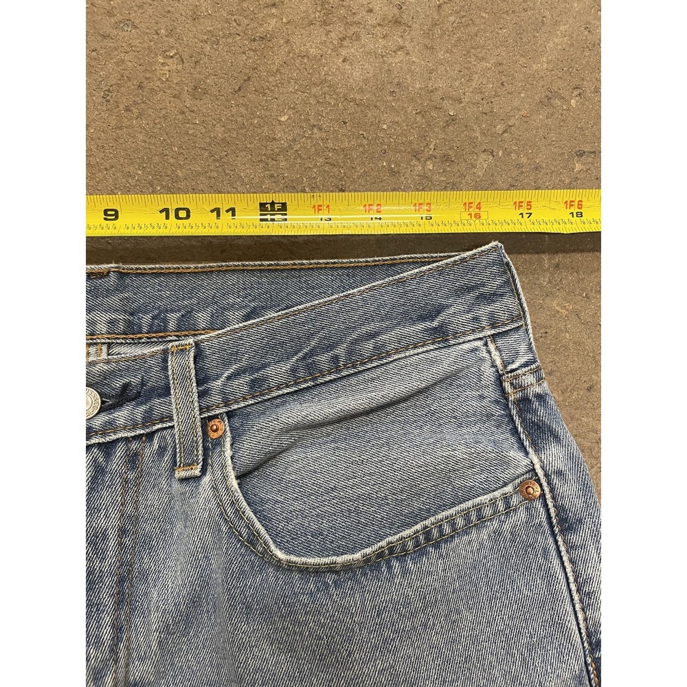 Levis 550 Jeans Mens 34x34 Light Wash Blue Relaxed Tapered Zip Fly Distressed - Picture 15 of 16